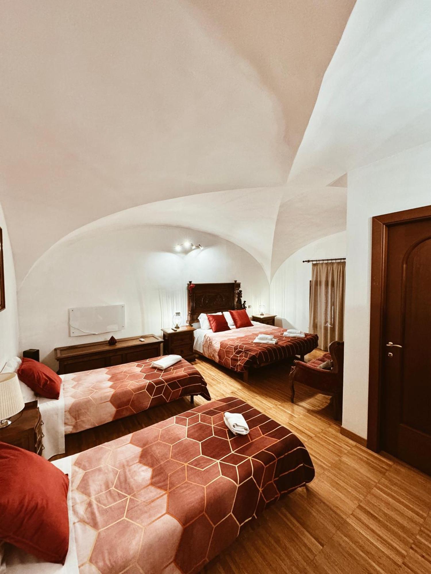 Residenza Tritone A Fontana Di Trevi Affittacamere *