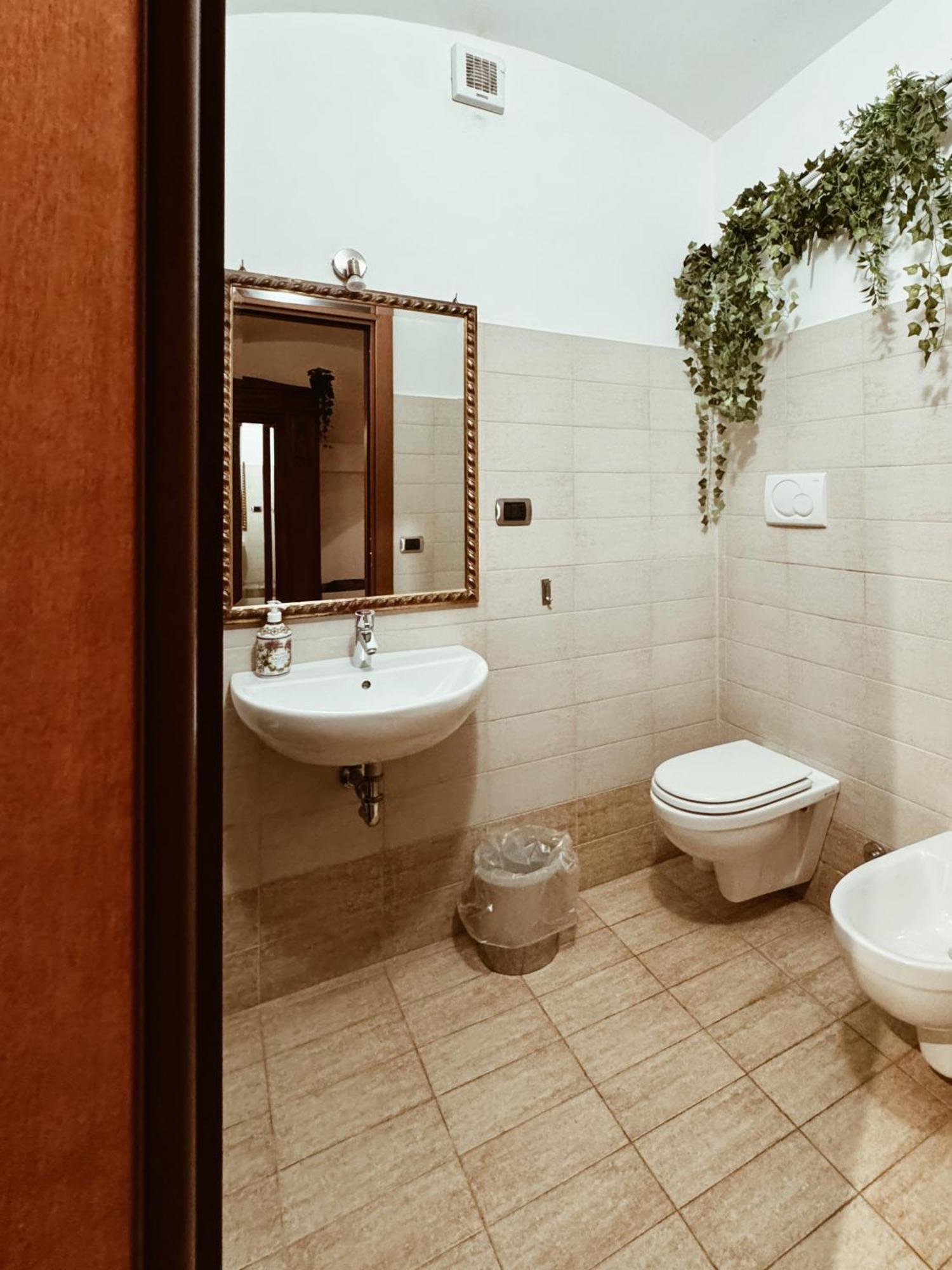 Residenza Tritone A Fontana Di Trevi Affittacamere Roma